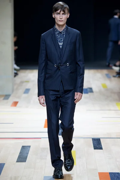 Look 7